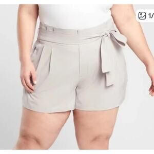 ATHLETA SKYLINE HIGH RISE TAILORED 4" SHORT SIZE 14